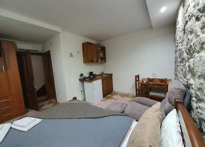 Little Bay Apartments